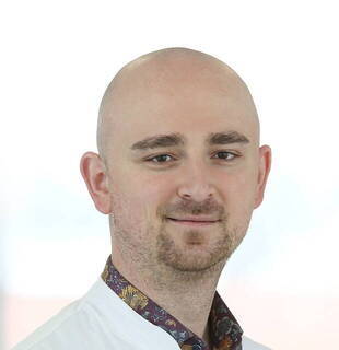 dr. med. Robert Patachia