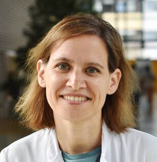Dr.  Susanne Müller